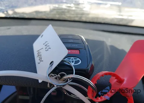 2025 Toyota Camry Le z USA, uszkodzony, nr VIN 4T1DAACK9SU022796